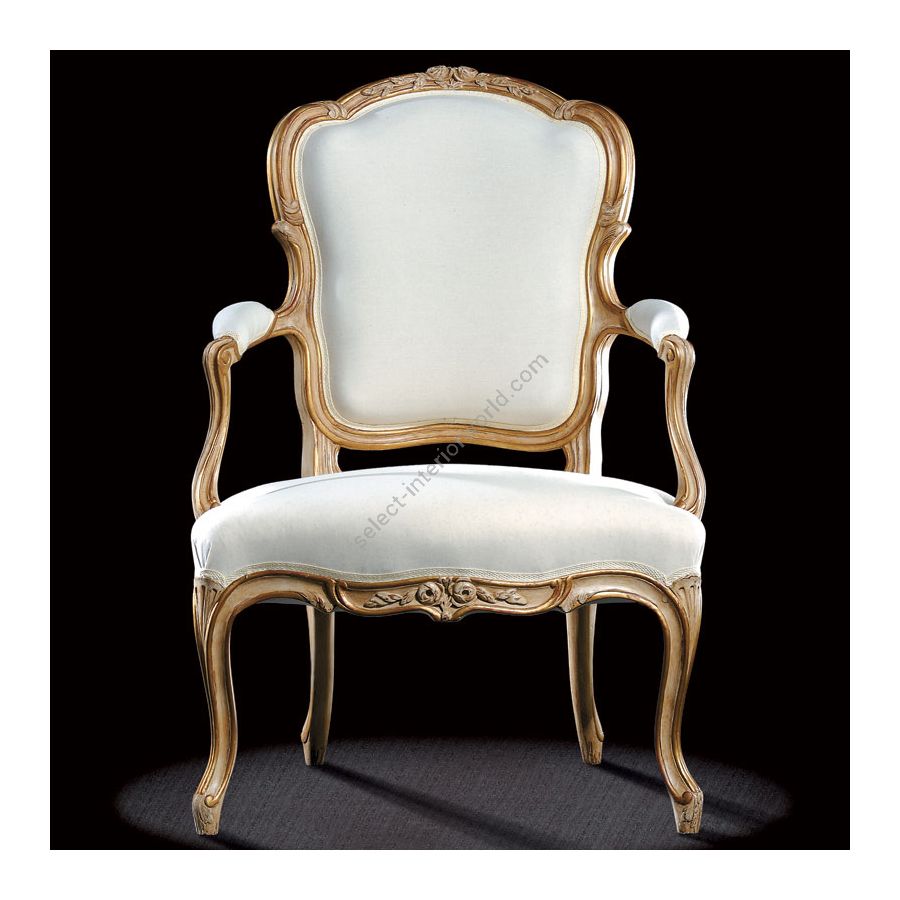 Antique Cream / Antique Gold finish