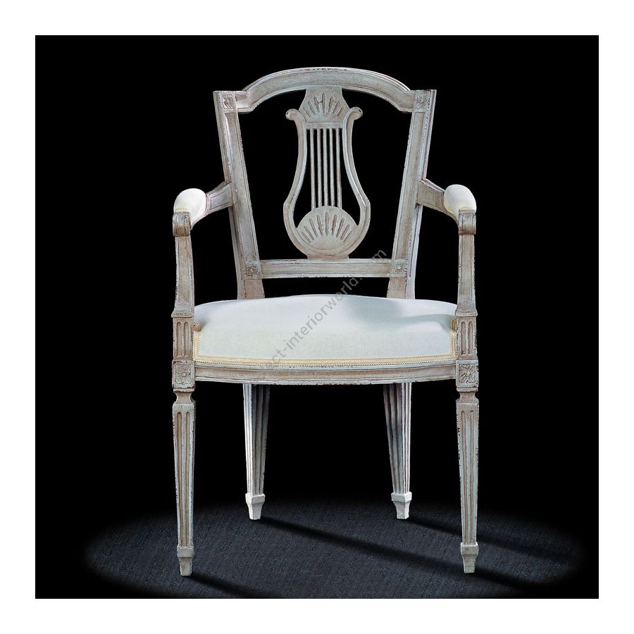 Antique Cream finish