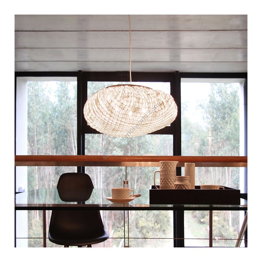 White color finish, cm.: 150 x 92 x 92 / inch.: 59.1" x 36.2 " x 36.2"