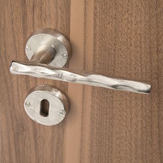 Objet Insolite / Handles / Poignée de porte Liane
