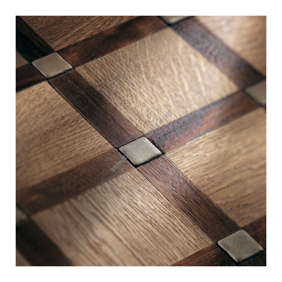 Wood Finish: Oak Light; Mosaic Finish: Gold