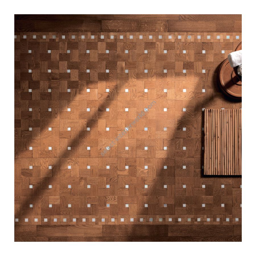 Wood Finish: Oak Light; Mosaic Finish: White