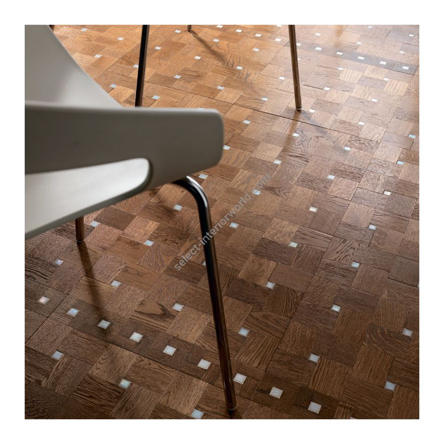 Wood Finish: Oak Light; Mosaic Finish: White