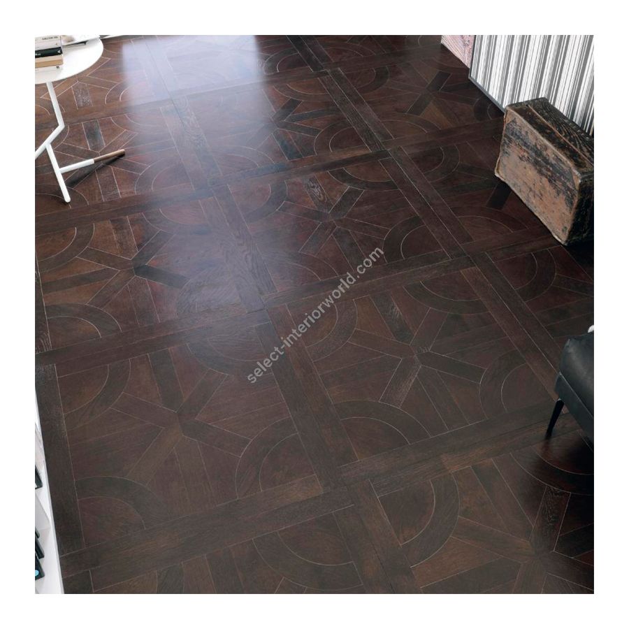 Finish: Oak Dark