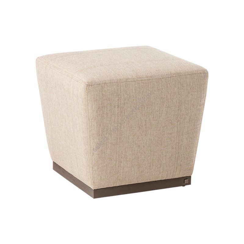 Adriana Hoyos / Sofa / Grafito Ottoman 110