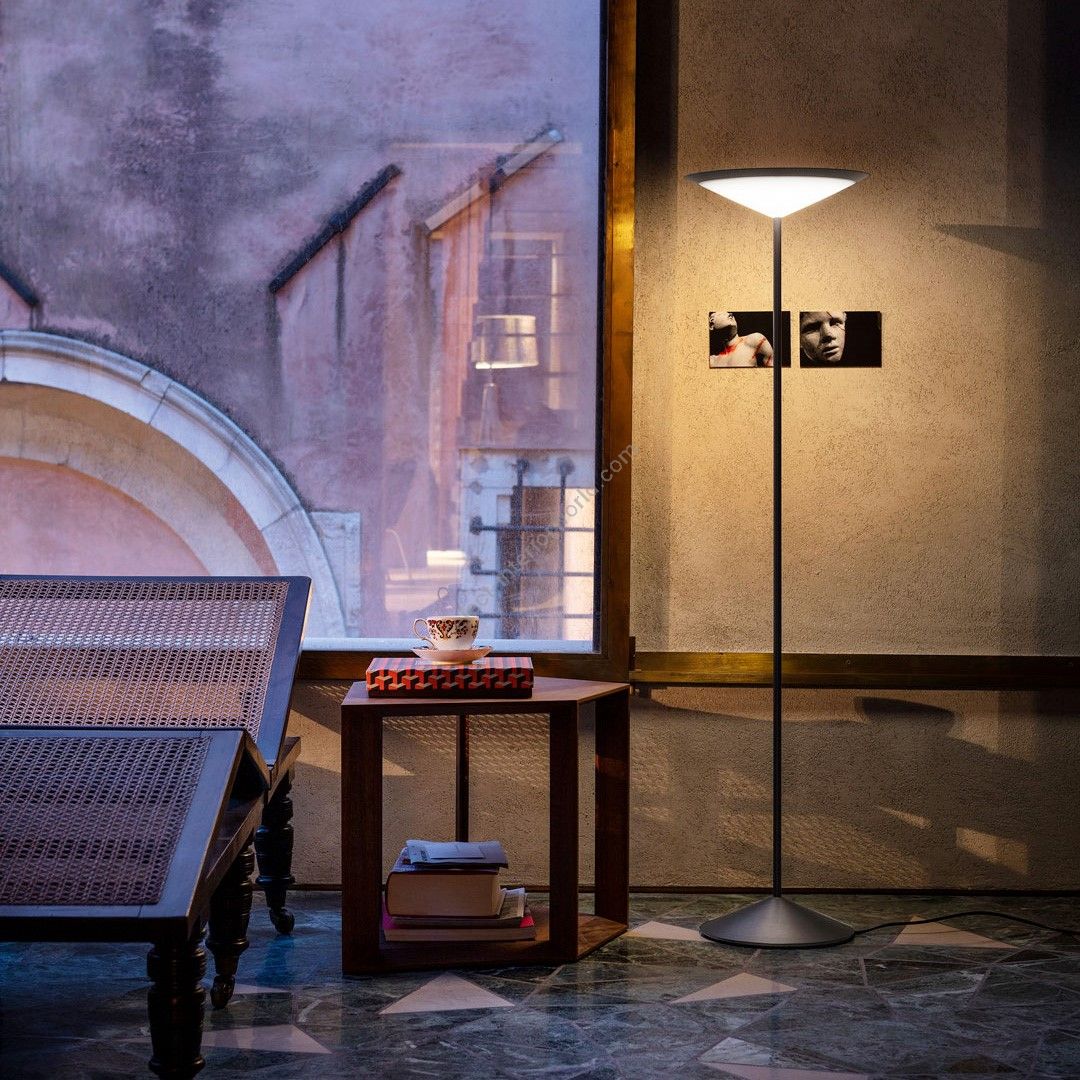 Penta Light / Floor Lamps / Narciso