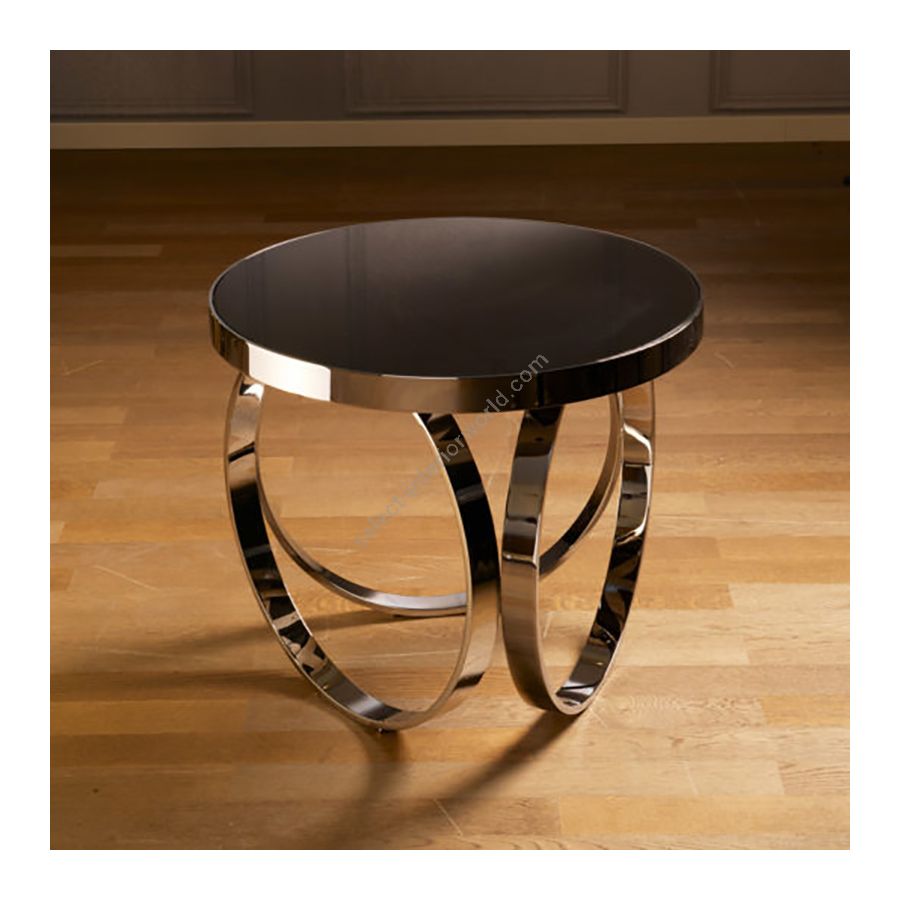 Finish Gloss chromed, Top Gloss black lacquered glass 