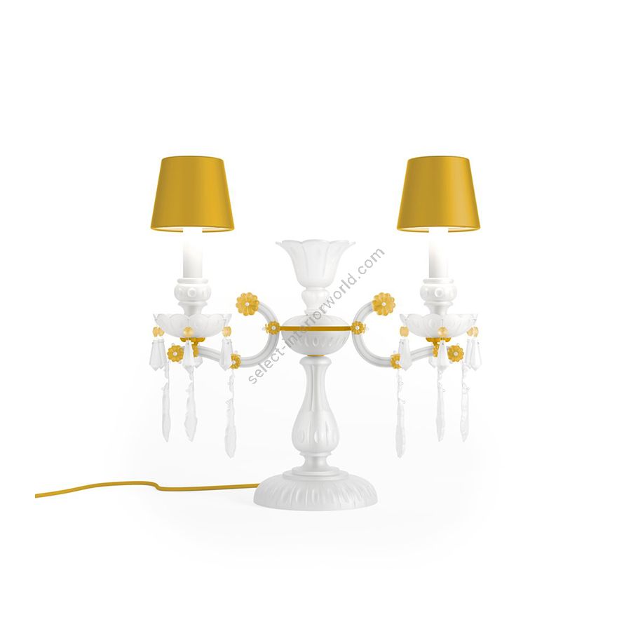 Luxus Tischleuchte / Sanftes Design / Amber Seidenlampenschirme / Amber Matte Metalldetails / Opalweißes Milchglas