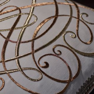 Beaumont & Fletcher / Pillows / Anastasia