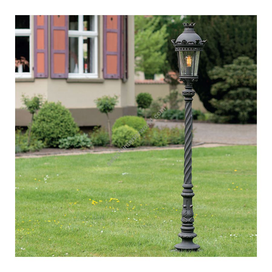 Old Bronze finish (cm.: H 209 x W 35 / inch: H 82.2" x W 13.7")