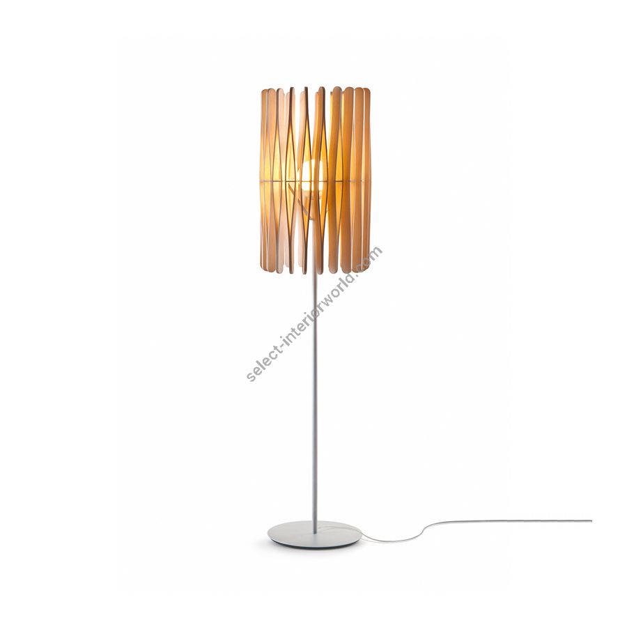 Floor lamp with E27 bulb type