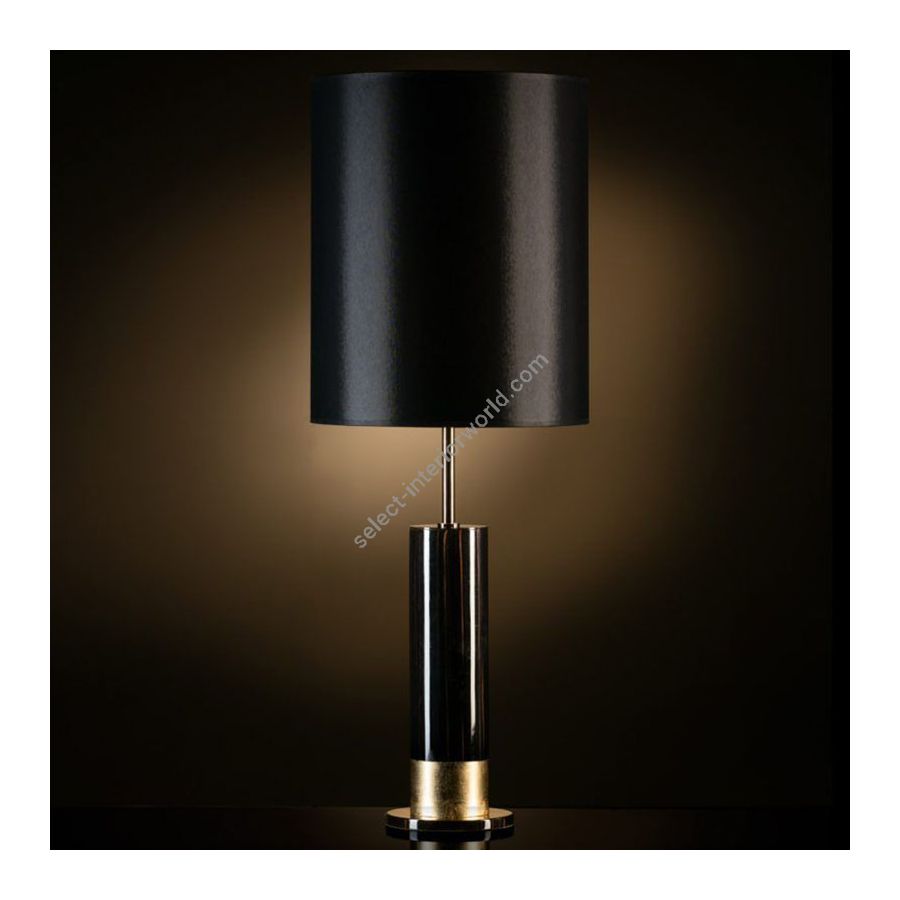 With Black patent lampshade