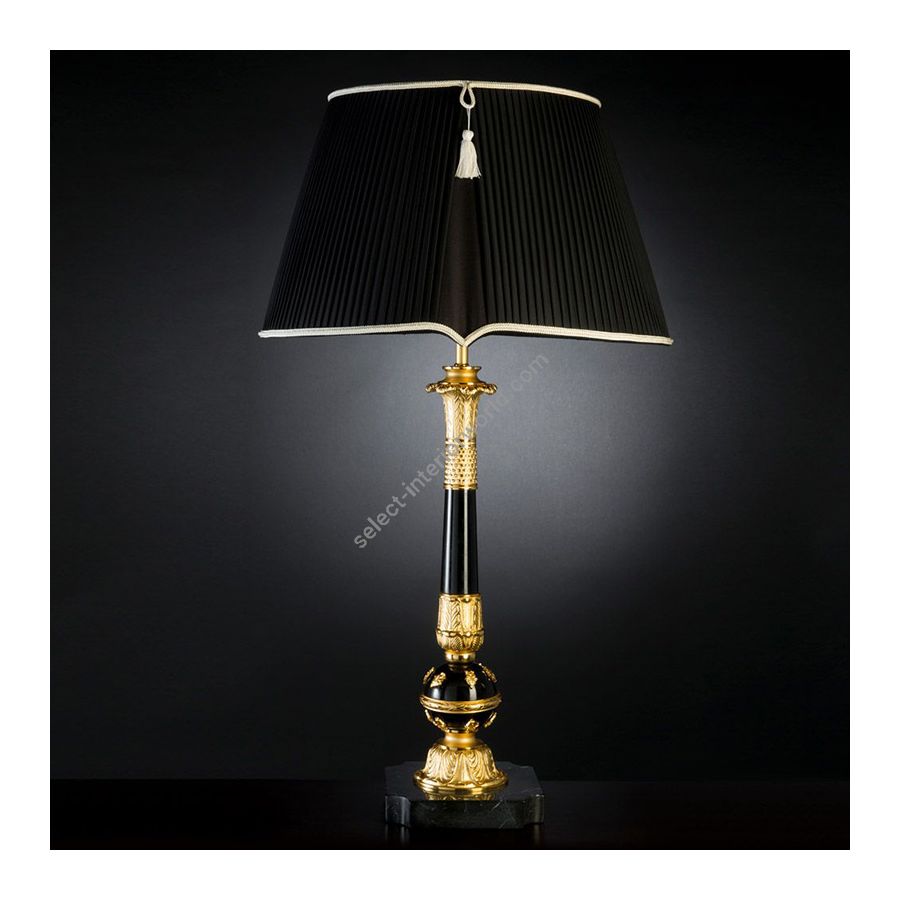 With Black Curb lamp shade