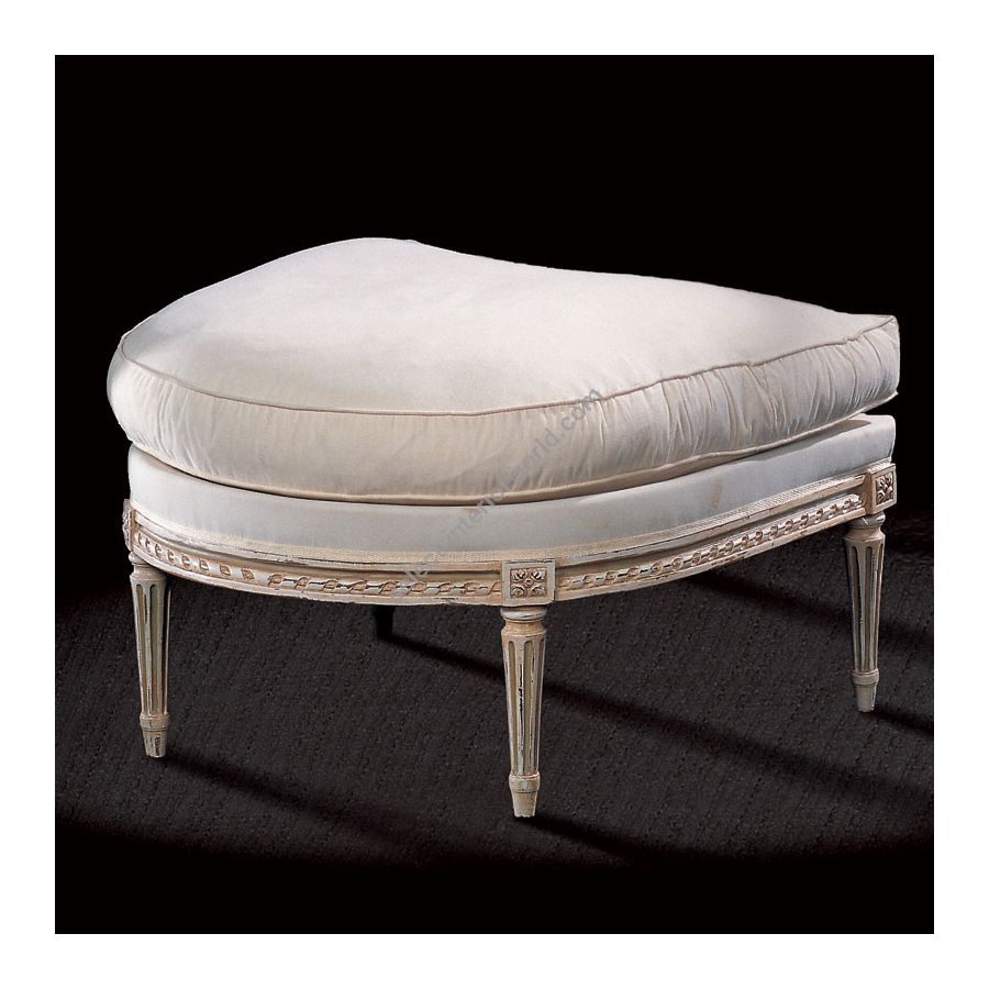 Antique White / Antique Cream finish