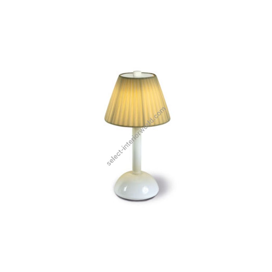 Rechargeable table lamp / White painted finish / Creponne Avorio lampshade colour