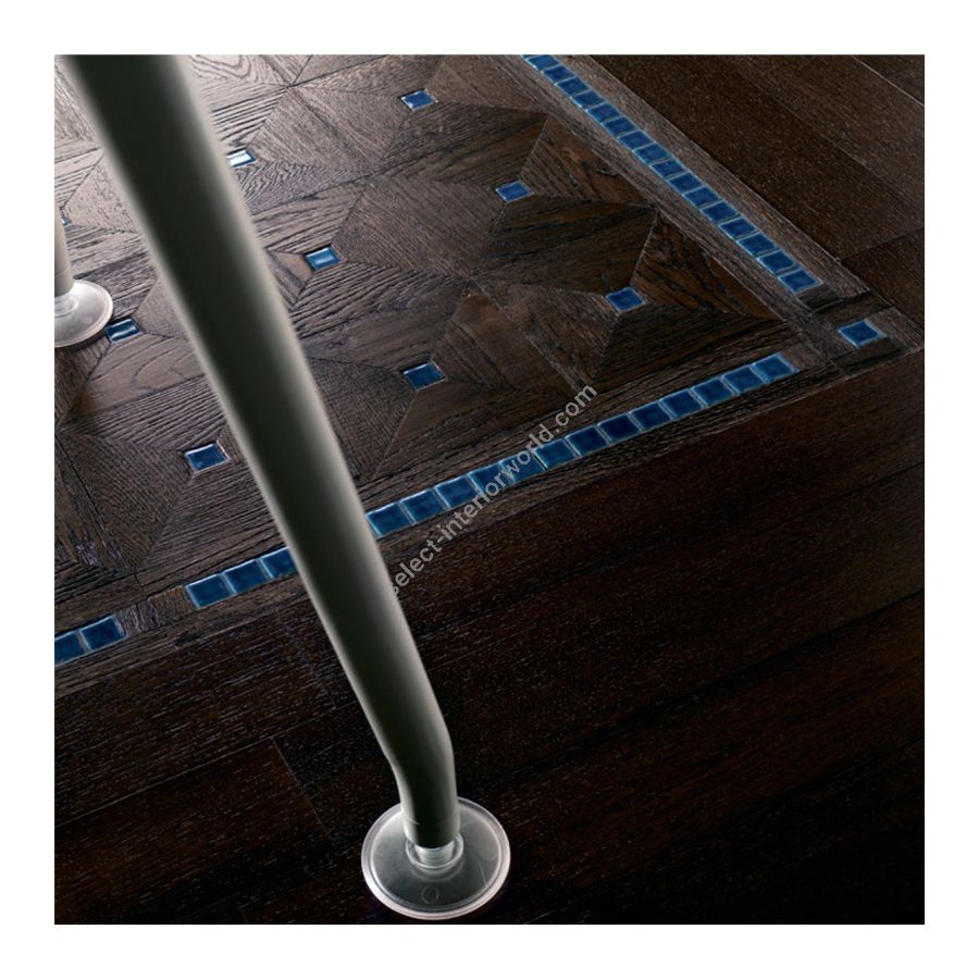 Wood Finish: Oak Black; Mosaic Finish: Blu