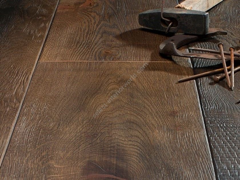 Bassano Parquet / Brushed oak parquet / Sawn and planed Aronia