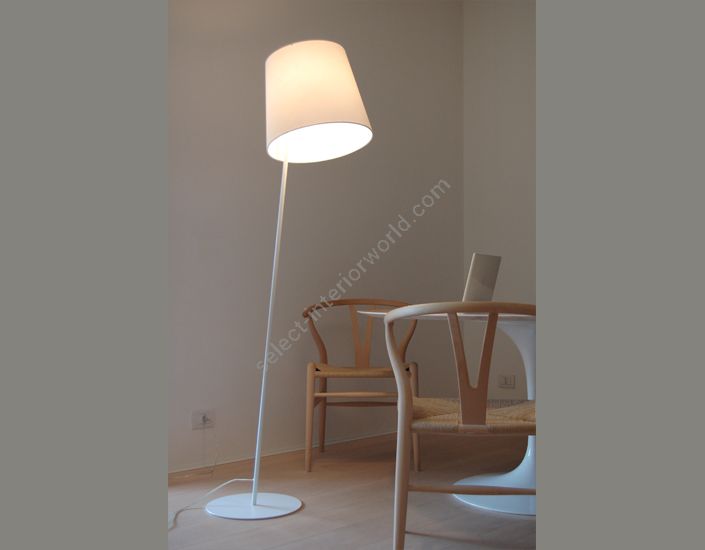Fambuena / LED Floor Lamps / Excentrica 9119