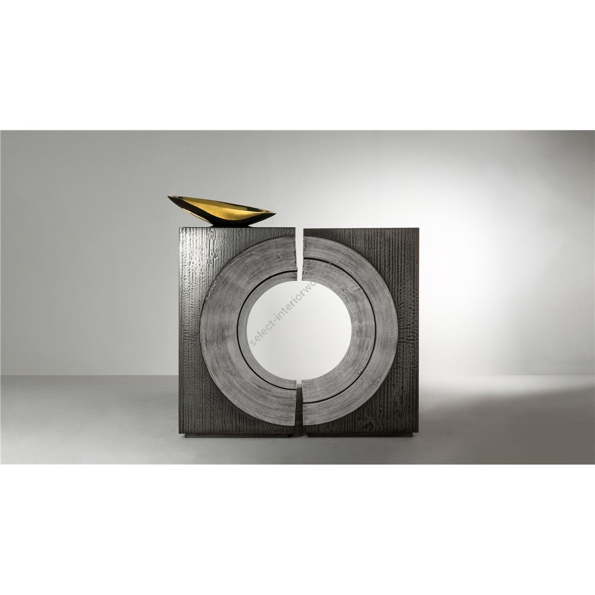 Laurameroni / Consoles & Desks / Tube