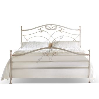 Corte Zari / Panel Beds / Zeus