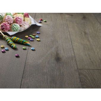 Bassano Parquet / Brushed oak parquet / Cakes Oak Blueberry