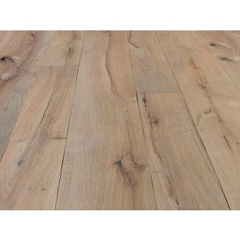 Bassano Parquet / Brushed oak parquet / Sawn and planed Spago