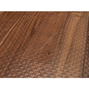 Bassano Parquet / Walnut parquet / Cubic Chefren