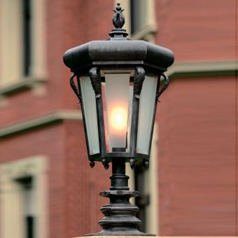 Robers / Outdoor Pedestal Lamp / AL 6781