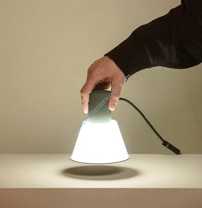 Estiluz / LED Table Lamps / Belt 4147