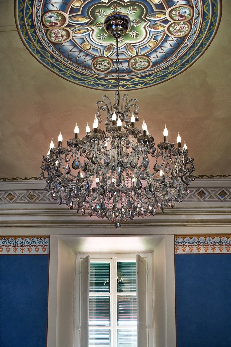 Italian Luxury Lighting / Chandeliers / Maria Theresa 30 Lights 1114 030 Fume