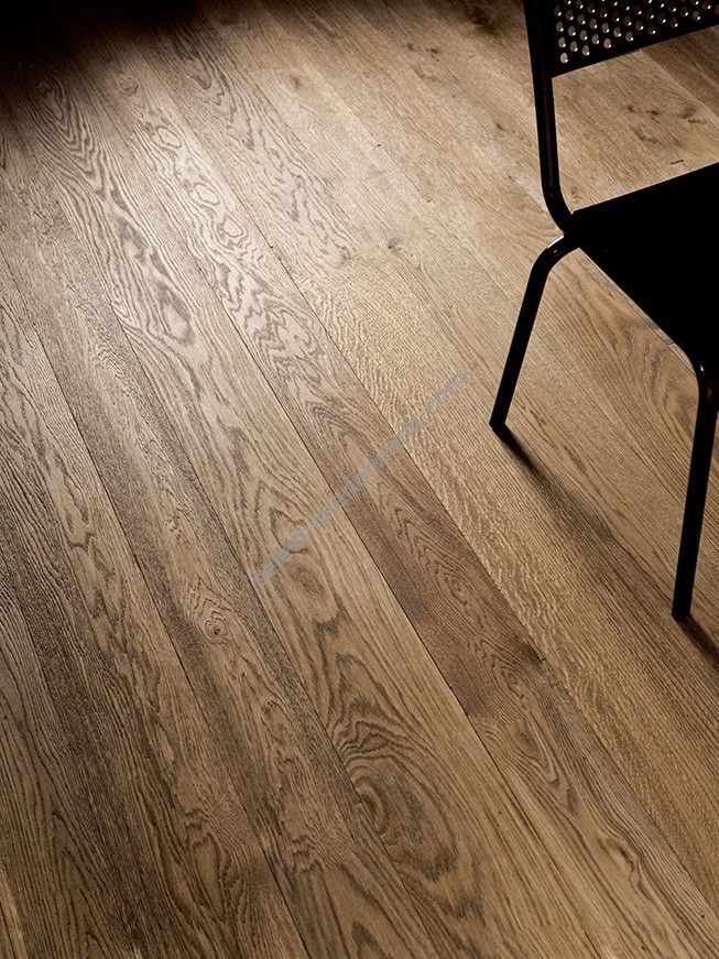 Berti / Diesel Living With Berti / Vein natural oak parquet