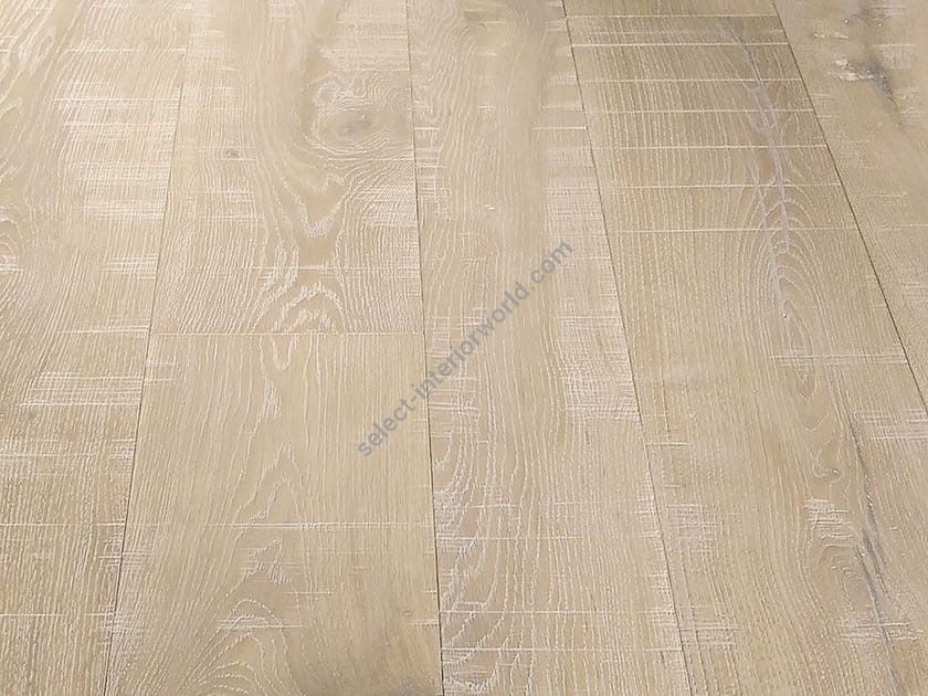 Bassano Parquet / Brushed oak parquet / Sawn and planed Agrifoglio