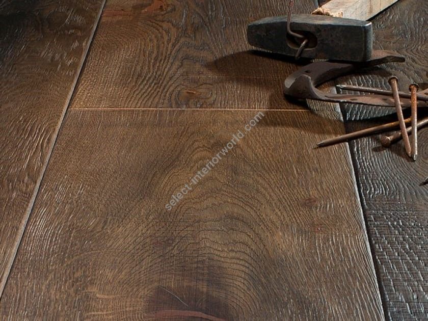 Bassano Parquet / Brushed oak parquet / Sawn and planed Aronia