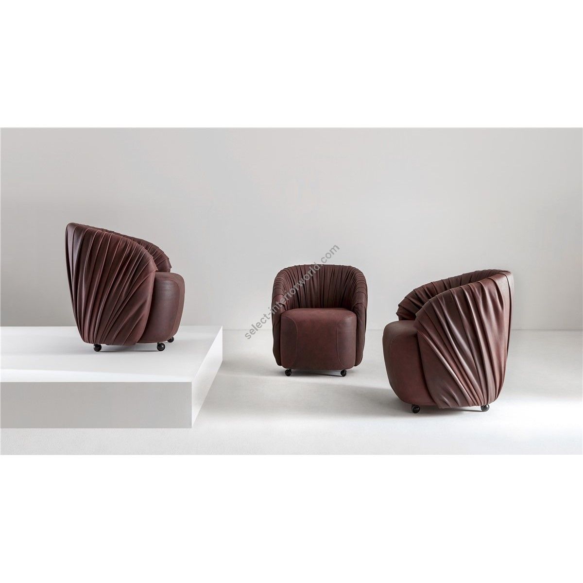 Laurameroni / Ottomans & Armchairs / Drapé Club
