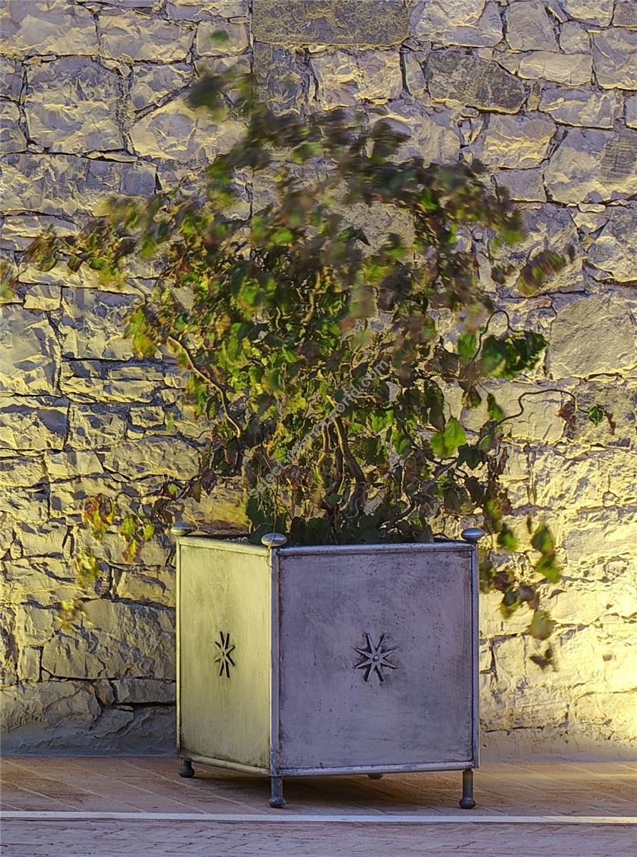 Officina Ciani / Outdoor Flower Boxes / Square From Stainless Steel GF4019VA Monastero