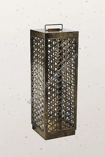 Il Fanale / Outdoor Floor Lamps / Grid 293.03.OO