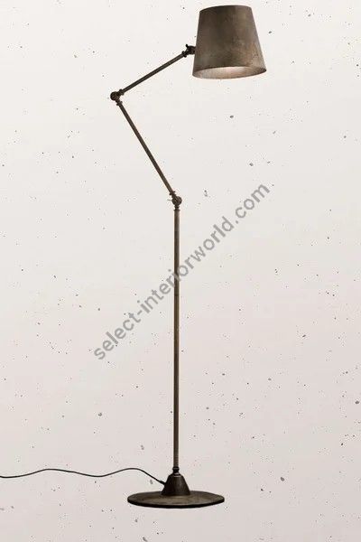 Il Fanale / Floor Lamps / Reporter 271.08.OF
