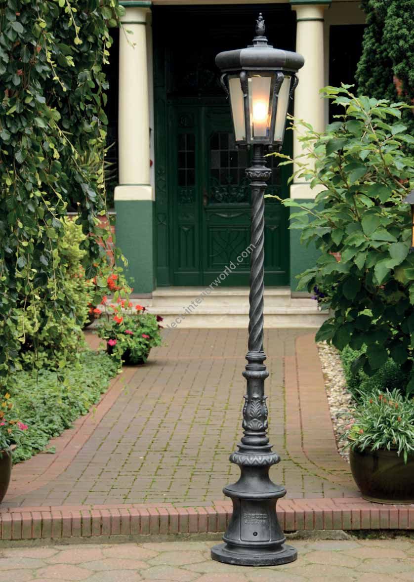 Historical Outdoor Lamp Posts, Wrought Iron AL 6783, 6784