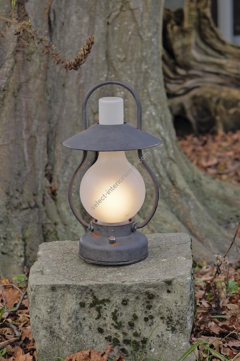 Robers / Outdoor Pedestal Lights / AL6903