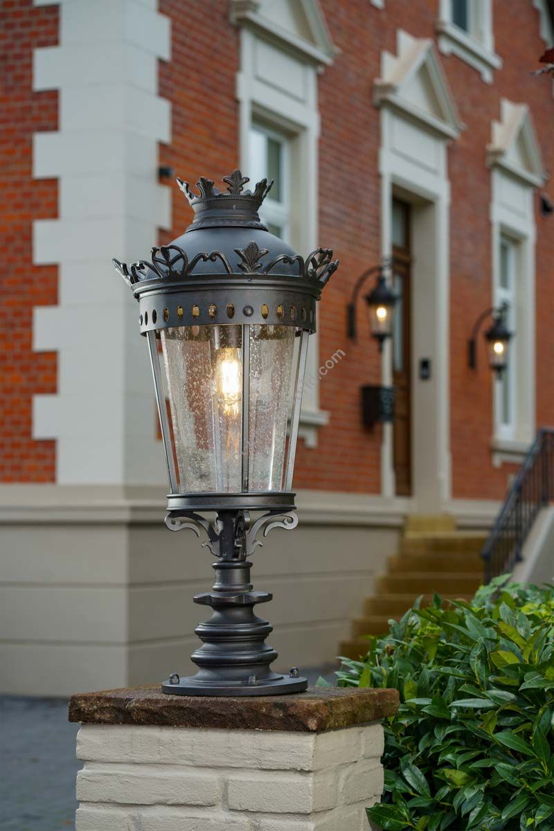 Robers / Outdoor Pedestal Lights / AL6918