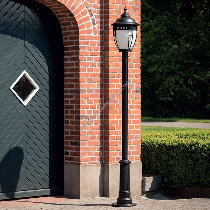 Robers / Outdoor Post Lamp / AL 6865