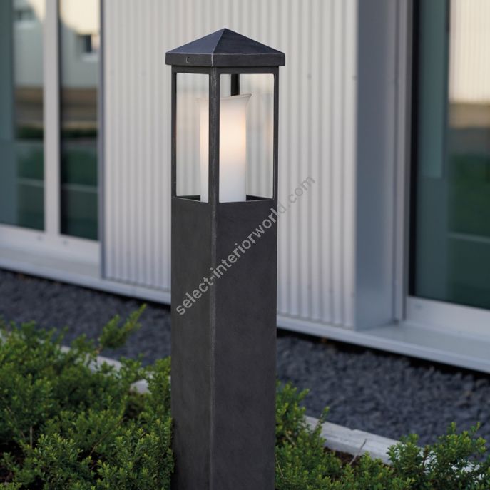 Robers / Outdoor Pedestal Lamp / AL 6902