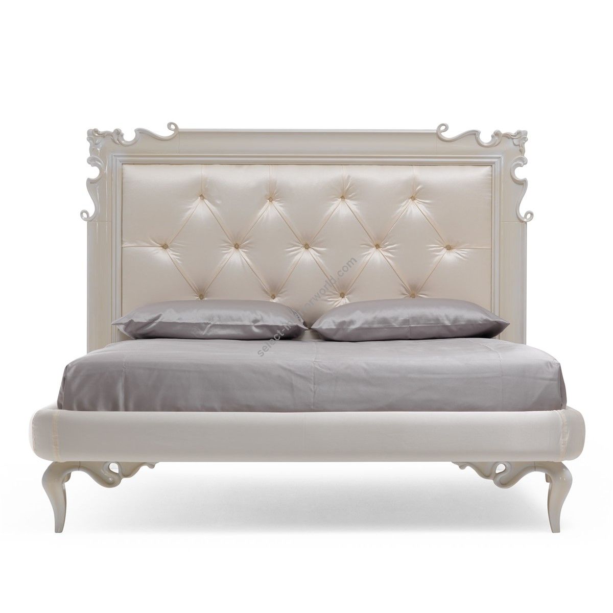 Corte Zari / Panel Beds / Juliette