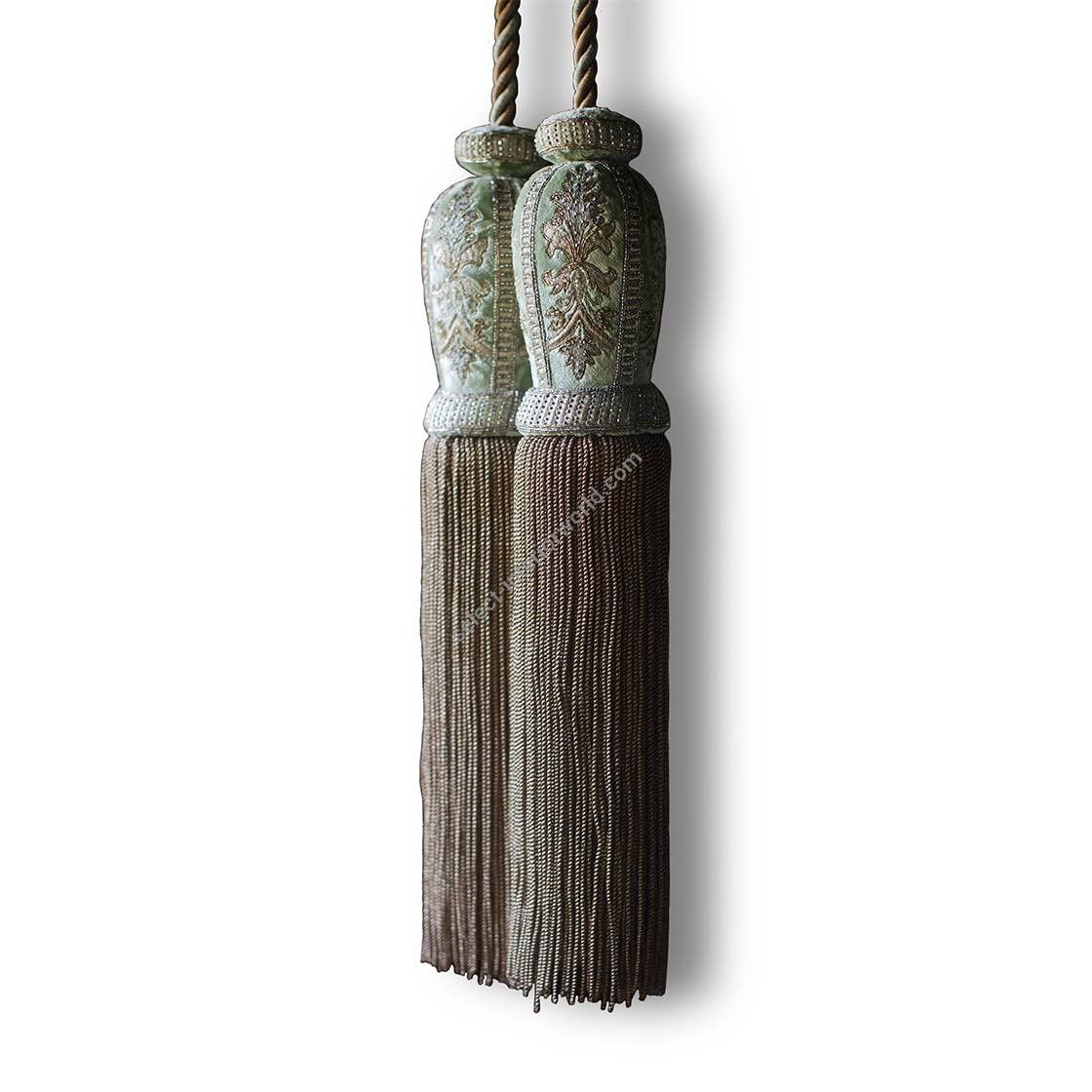Beaumont & Fletcher / Rings and brushes / Claudia Tie Back