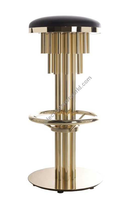 Castro Lighting / Bar Stools / Projection