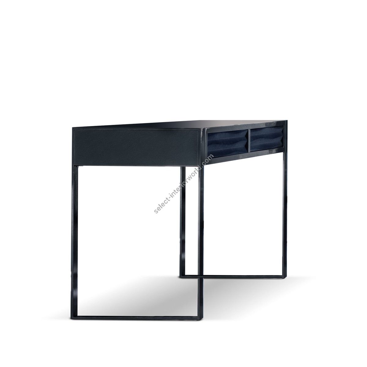 Corte Zari / Desks / Ebon