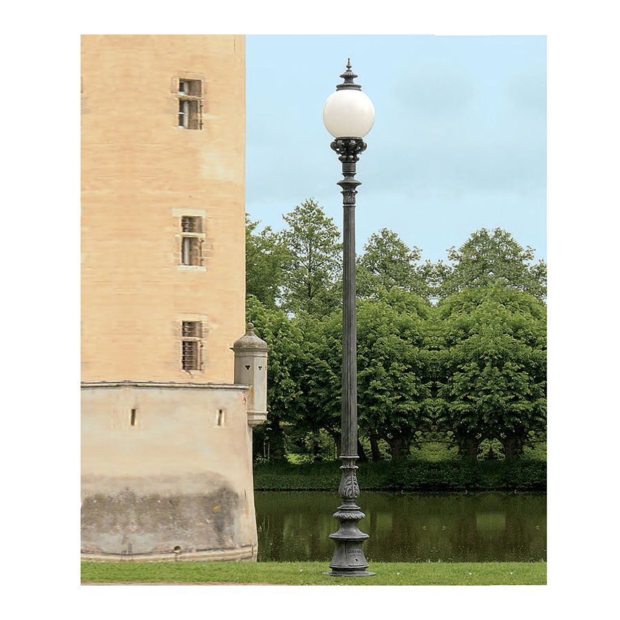 Iron nature finish, cm.: H 379 / inch.: 149.1"