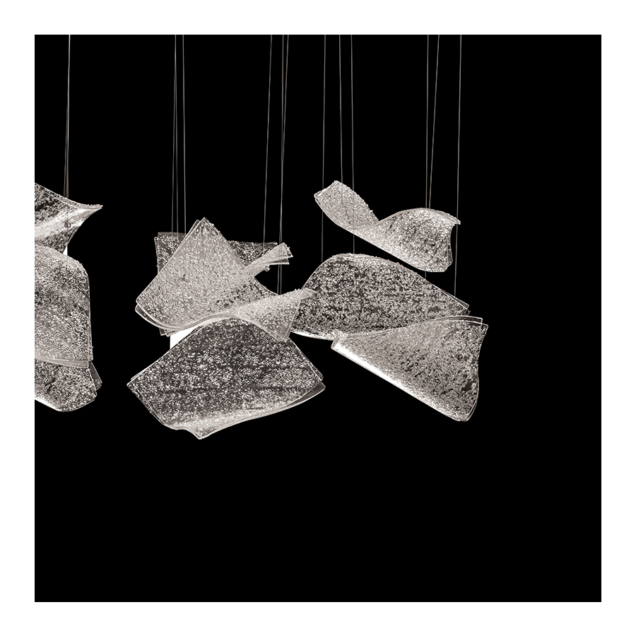 Elevate 50″ 895140-161 Silver / Frozen Pages