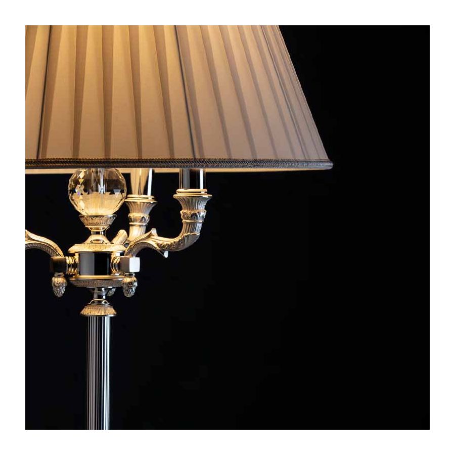 Floor lamp / Antique Silver Plated finish