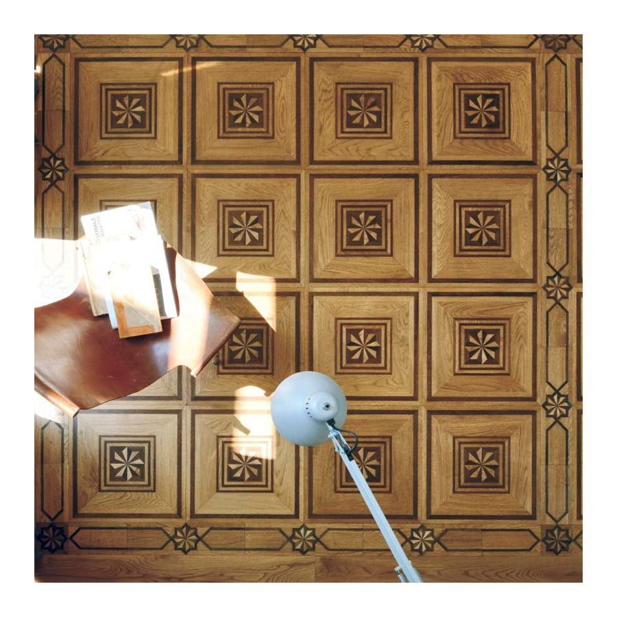 Finish:  light oak, medium afr. zambia, maple